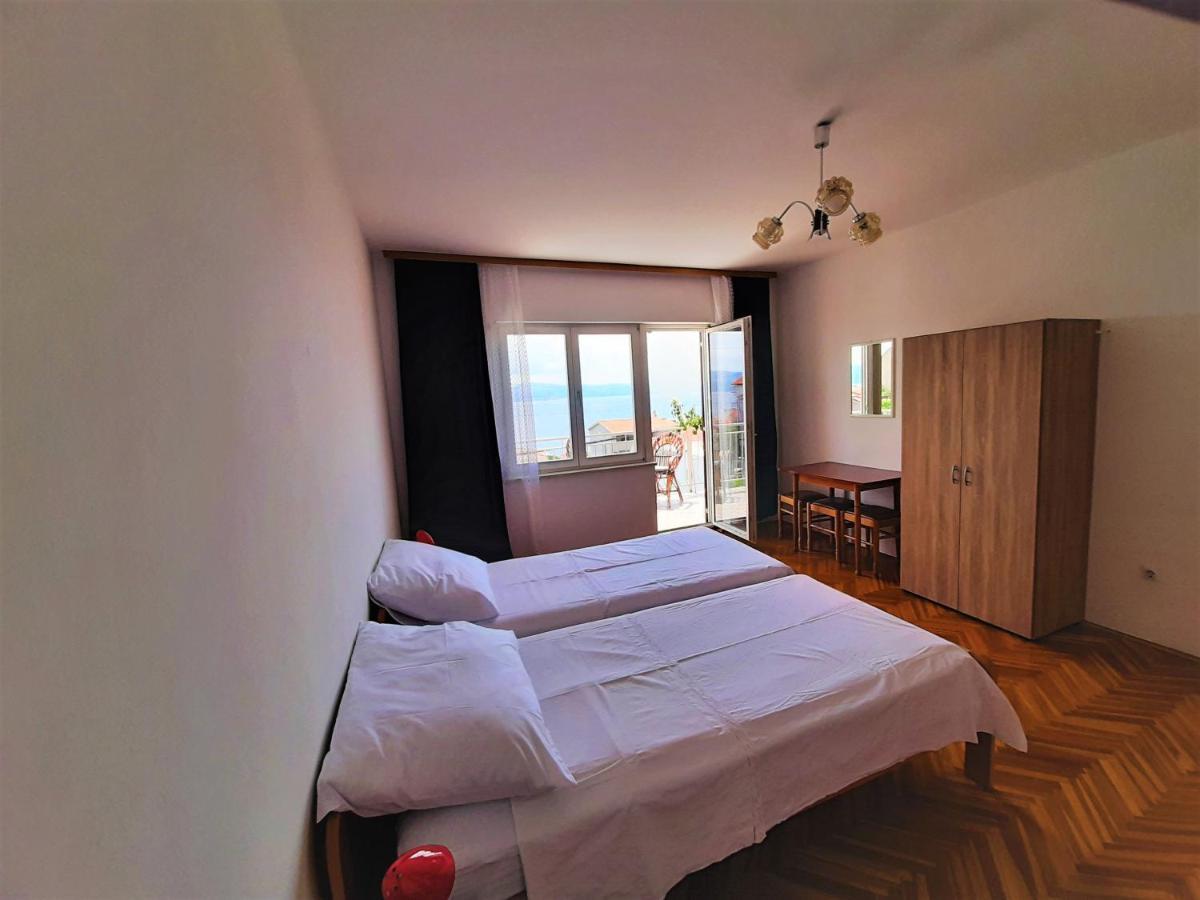 אומיס Apartments Tina מראה חיצוני תמונה