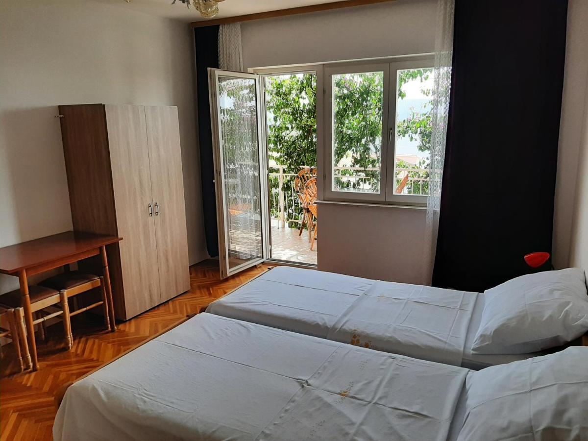 אומיס Apartments Tina מראה חיצוני תמונה
